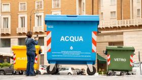 bidone dell'acqua gigante